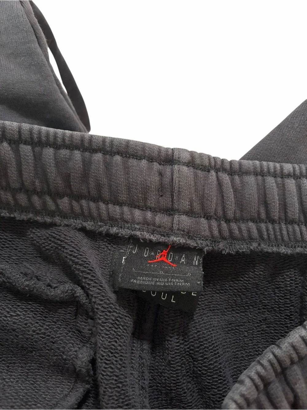 Air Jordan airing out mens L black sweatpants